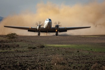 AIM Air: Samaritan's Purse DC-3 - Nirobie, Kenya